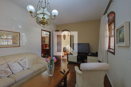 Casa à venda com 3 quartos, 298m² em Alto Caiçaras, Belo Horizonte