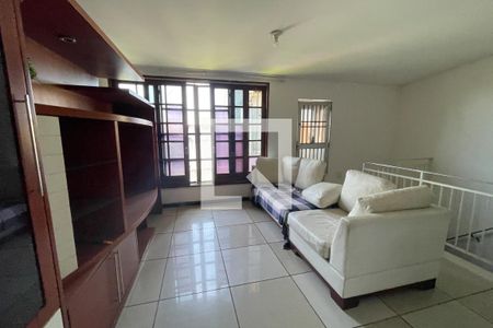 Sala de casa para alugar com 2 quartos, 100m² em Jardim Vinte E Cinco de Agosto, Duque de Caxias