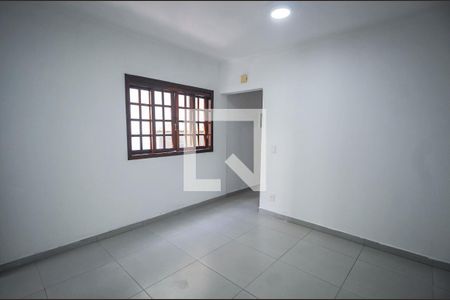 Sala 2 de casa para alugar com 2 quartos, 130m² em Parque Pinheiros, Taboão da Serra