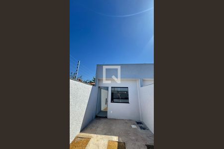 Área Externa  de casa para alugar com 2 quartos, 82m² em São Cristóvão, Salvador