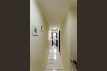 Corredor de casa para alugar com 3 quartos, 186m² em Jardim Libano, São Paulo