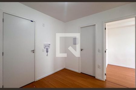 Sala e cozinha de apartamento para alugar com 2 quartos, 28m² em Vila das Belezas, São Paulo