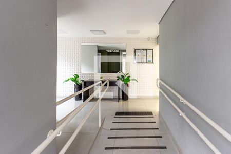 Hall de entrada de apartamento para alugar com 2 quartos, 28m² em Vila das Belezas, São Paulo