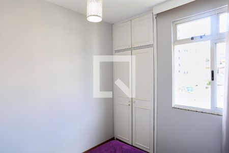 Quarto de apartamento à venda com 2 quartos, 54m² em Sagrada Família, Belo Horizonte