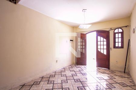 Sala de casa para alugar com 2 quartos, 80m² em Porto Novo, São Gonçalo