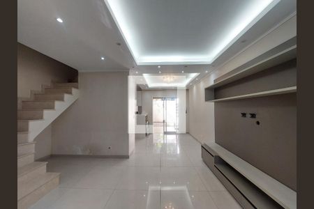 Sala de casa de condomínio para alugar com 3 quartos, 97m² em Rio Bonito, São Paulo