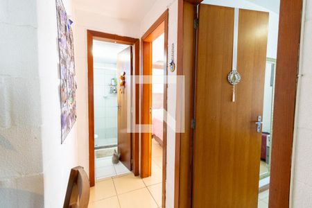 Corredor de apartamento para alugar com 2 quartos, 42m² em Campo Novo, Porto Alegre