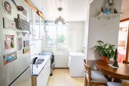 Cozinha de apartamento para alugar com 2 quartos, 42m² em Campo Novo, Porto Alegre