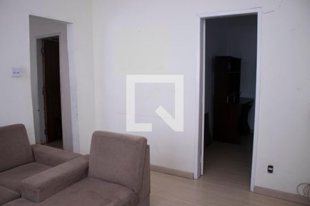 Sala de casa à venda com 3 quartos, 165m² em Santa Tereza, Belo Horizonte