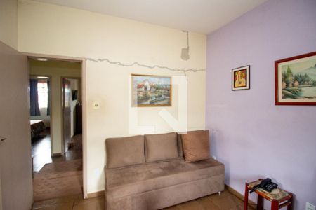 Sala de casa à venda com 3 quartos, 250m² em Nacional, Contagem