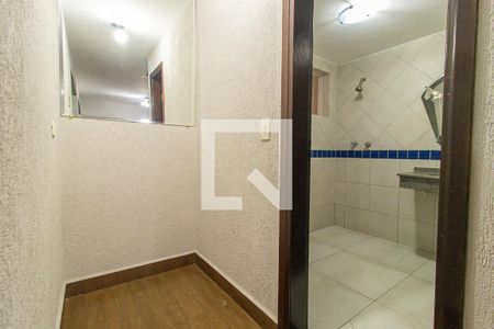 Banheiro Social de casa para alugar com 3 quartos, 200m² em Cidade Industrial de Curitiba, Curitiba