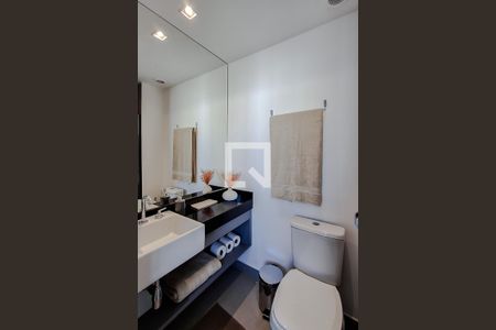 Banheiro de kitnet/studio para alugar com 1 quarto, 16m² em Vila Mariana, São Paulo