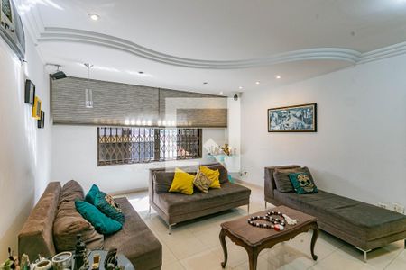 Sala de casa à venda com 3 quartos, 338m² em Vila Gumercindo, São Paulo