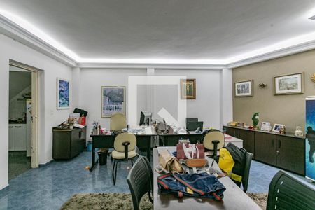 Escritório de casa à venda com 3 quartos, 338m² em Vila Gumercindo, São Paulo