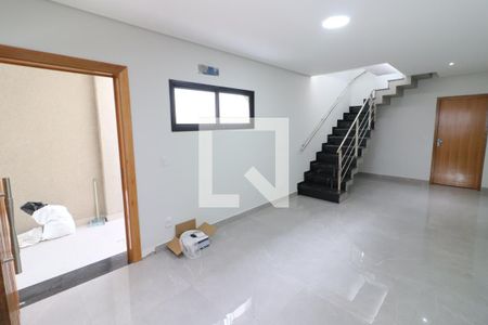 Sala de casa para alugar com 3 quartos, 150m² em Remédios, Osasco
