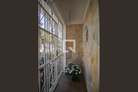 Hall de entrada de casa à venda com 3 quartos, 200m² em Cristal, Porto Alegre
