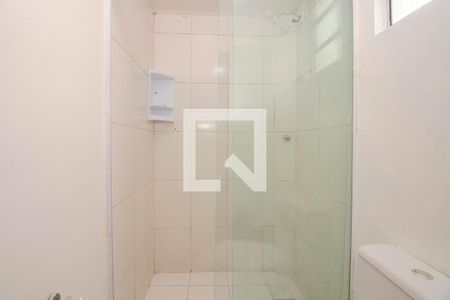 Banheiro de apartamento à venda com 2 quartos, 38m² em Jardim Dona Leopoldina, Porto Alegre