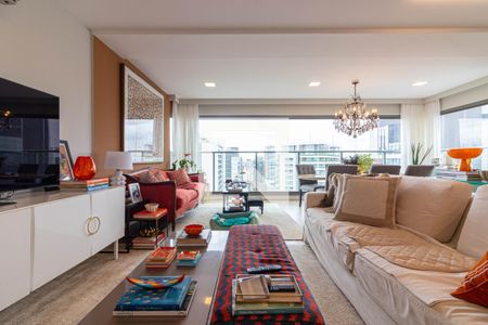 Sala de apartamento para alugar com 3 quartos, 170m² em Indianópolis, São Paulo