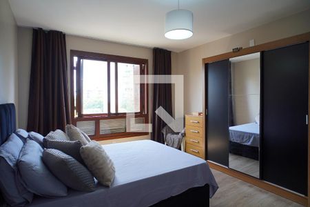 Quarto suíte  de apartamento à venda com 4 quartos, 216m² em Jardim Lindóia, Porto Alegre