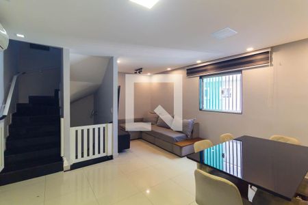 Sala de casa de condomínio para alugar com 3 quartos, 160m² em Vila Independencia, São Paulo