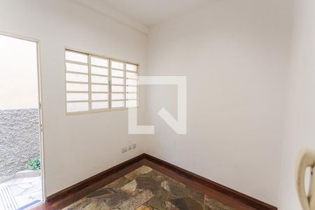 Sala 1 de casa para alugar com 3 quartos, 120m² em São Pedro, Belo Horizonte