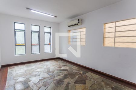 Sala 2 de casa para alugar com 3 quartos, 120m² em São Pedro, Belo Horizonte