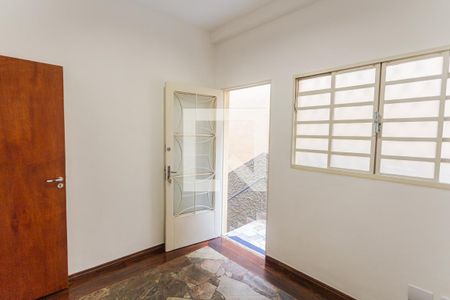 Sala 1 de casa para alugar com 3 quartos, 120m² em São Pedro, Belo Horizonte