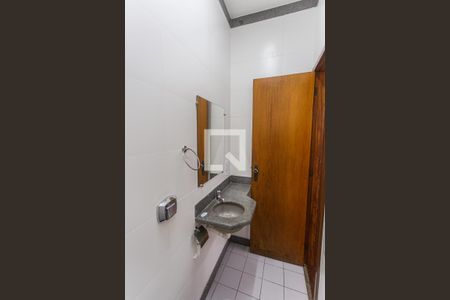 Banheiro Social 1 na Sala 2 de casa para alugar com 3 quartos, 120m² em São Pedro, Belo Horizonte