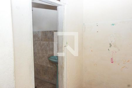 Banheiro de casa para alugar com 1 quarto, 70m² em Jardim Santa Gertrudes, São Paulo