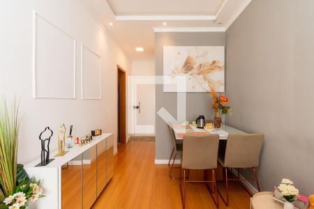 Sala de apartamento à venda com 2 quartos, 49m² em Vila Alóis, São Paulo