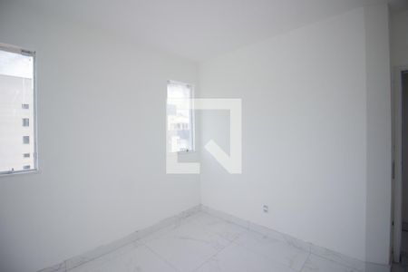 Quarto Suíte de apartamento à venda com 4 quartos, 183m² em Cabral, Contagem