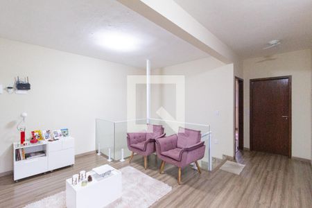 Sala de casa para alugar com 3 quartos, 255m² em Jardim Elzinha, Carapicuíba