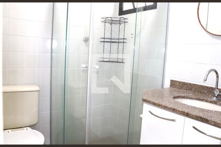 Banheiro de apartamento para alugar com 1 quarto, 28m² em Bela Vista, São Paulo