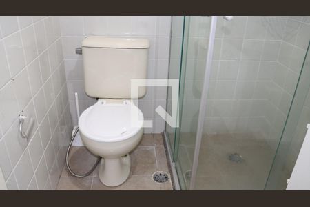 Banheiro de apartamento para alugar com 1 quarto, 28m² em Bela Vista, São Paulo