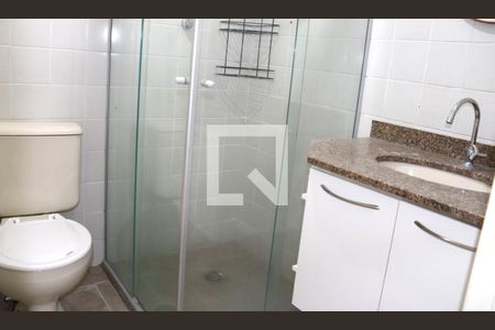 Banheiro de apartamento para alugar com 1 quarto, 28m² em Bela Vista, São Paulo