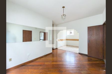 Apartamento à venda com 3 quartos, 77m² em Sagrada Família, Belo Horizonte