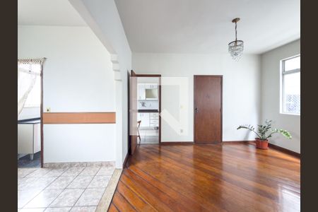 Apartamento à venda com 3 quartos, 77m² em Sagrada Família, Belo Horizonte