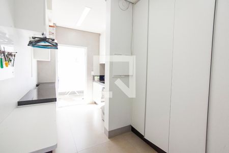 Área de Serviço de casa de condomínio para alugar com 4 quartos, 313m² em Granja Marileusa, Uberlândia