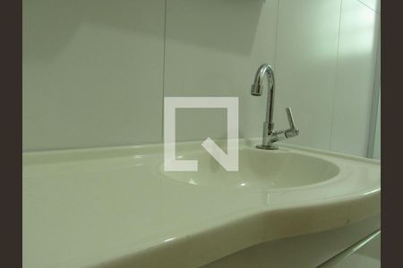 Banheiro de apartamento à venda com 2 quartos, 64m² em Centro, Osasco