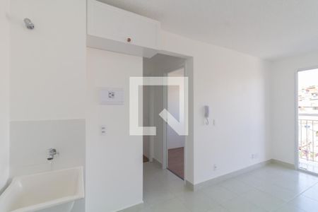 Sala/Cozinha de apartamento para alugar com 2 quartos, 34m² em Vila Carmosina, São Paulo