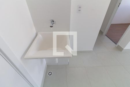 Sala/Cozinha de apartamento para alugar com 2 quartos, 34m² em Vila Carmosina, São Paulo