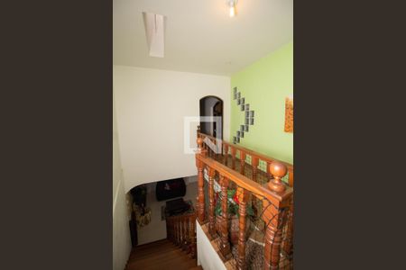 Escada de casa para alugar com 4 quartos, 300m² em Jardim São José (zona Norte), São Paulo