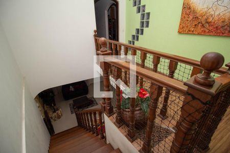 Escada de casa para alugar com 4 quartos, 300m² em Jardim São José (zona Norte), São Paulo