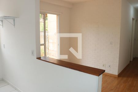 Sala de apartamento para alugar com 2 quartos, 63m² em Roselândia, Cotia