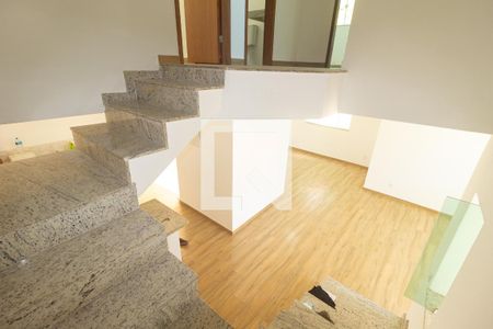 Escada de casa para alugar com 3 quartos, 163m² em Campo Grande, Rio de Janeiro