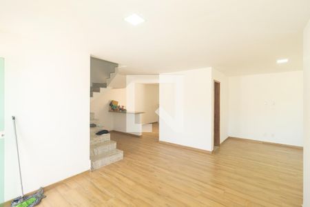 Sala de casa para alugar com 3 quartos, 163m² em Campo Grande, Rio de Janeiro