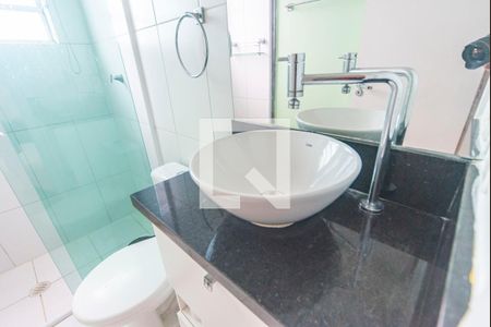 Banheiro  de apartamento para alugar com 2 quartos, 55m² em Parque Sao Vicente, Santo André