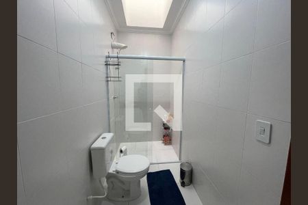 Banheiro de casa de condomínio para alugar com 3 quartos, 160m² em Chácara Pavoeiro, Cotia