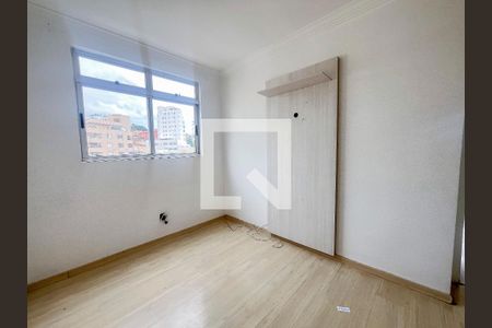 Quarto 1 de apartamento para alugar com 3 quartos, 85m² em  Fernão Dias, Belo Horizonte