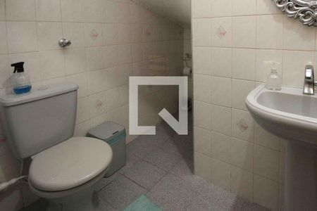 Lavabo de casa para alugar com 3 quartos, 150m² em Parque Sevilha, São Paulo